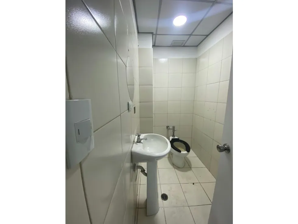 OFICINA EN ALQUILER 135 M2-URB. LOS RUICES - 7