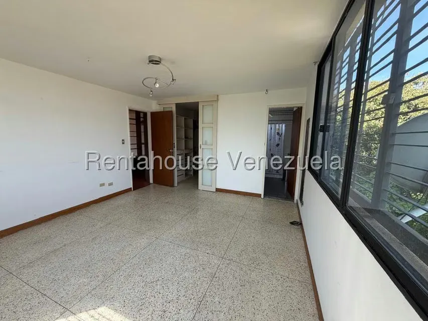 Apartamento (1 Nivel) en Venta en Colinas de Bello Monte, Distrito Metropolitano - 12