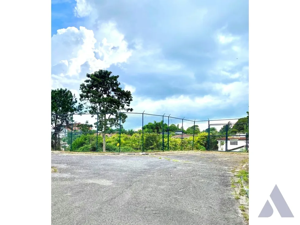 Vendo terreno 2.074m2 La Lagunita 5890 - 2