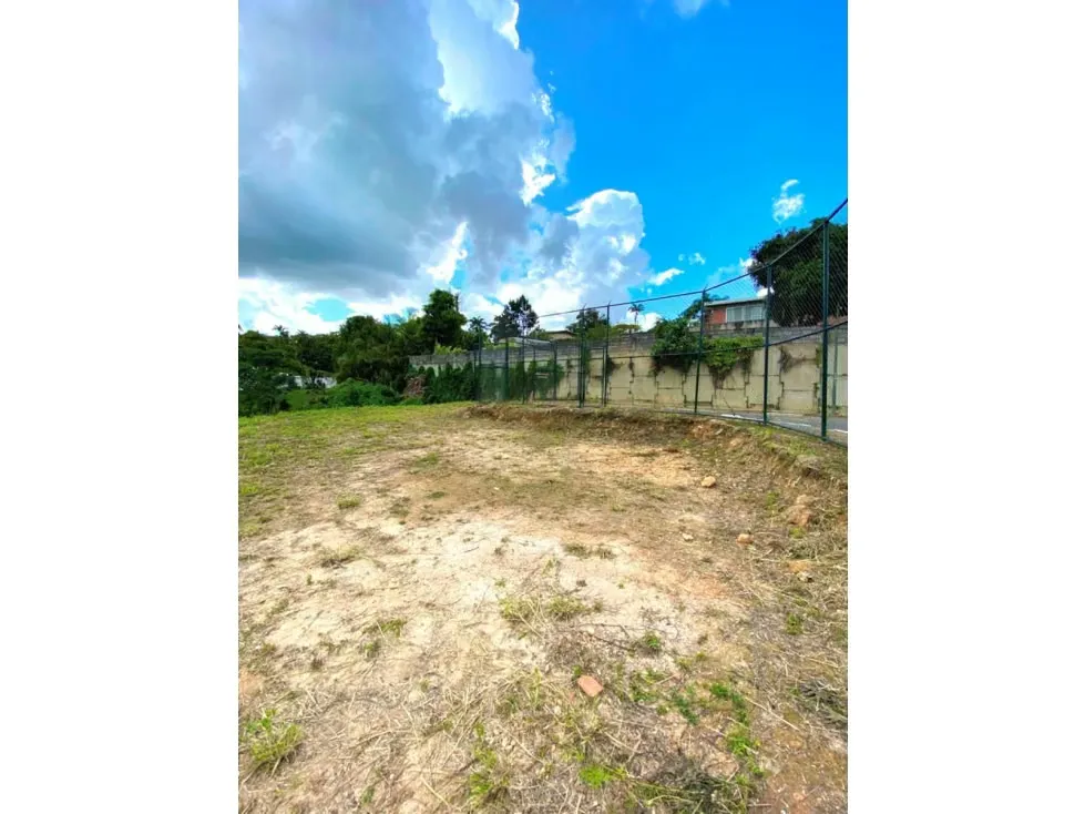 Vendo terreno 2.074m2 La Lagunita 5890 - 3