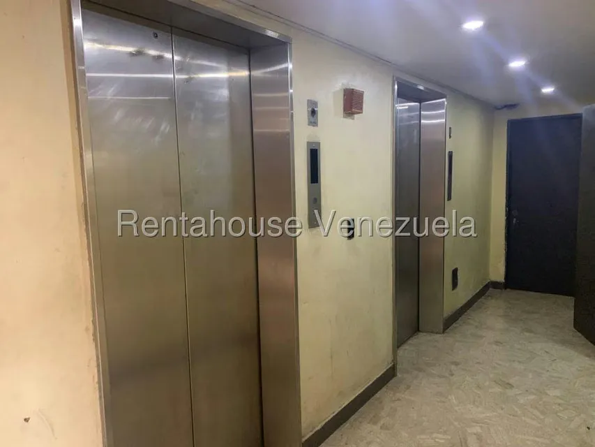 Apartamento (1 Nivel) en Alquiler en El Paraiso, Distrito Metropolitano - 4