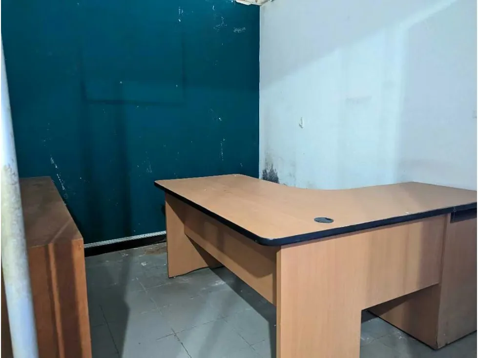 Vendo local 200m2 Parque Central 8095 - 2