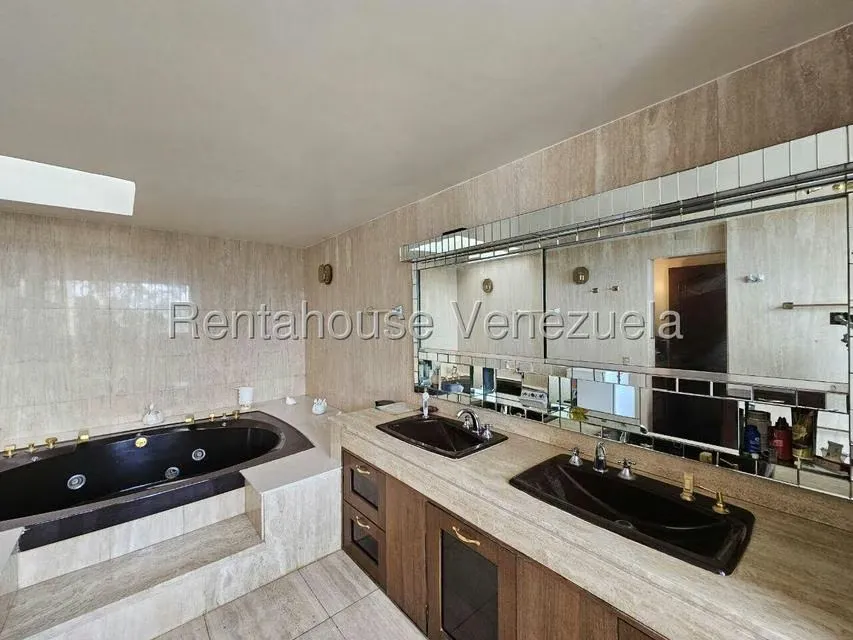 Casa (Multipes Niveles) en Venta en La Lagunita Country Club, Distrito Metropolitano - 59