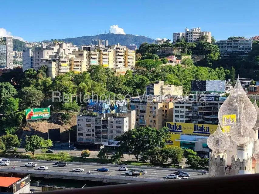 Apartamento (1 Nivel) en Alquiler en El Rosal, Distrito Metropolitano - 20