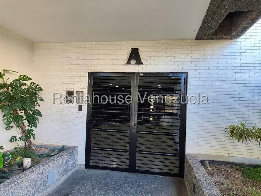 Apartamento (1 Nivel) en Alquiler en El Rosal, Distrito Metropolitano - 4