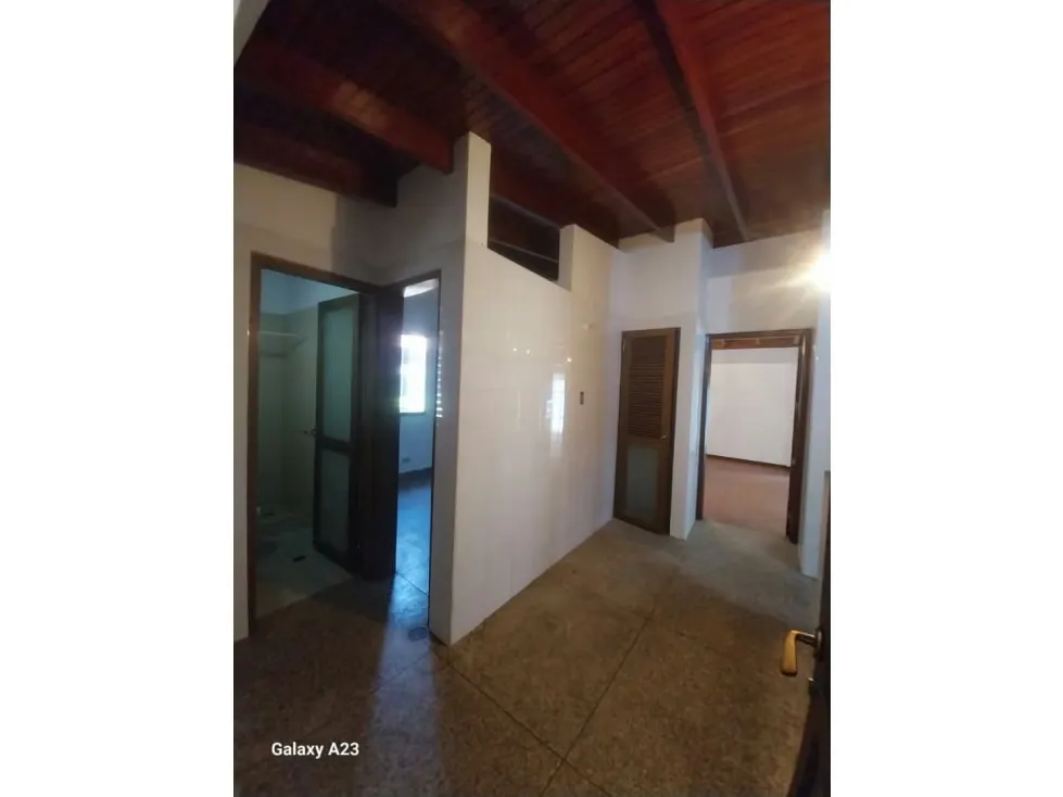 CASA EN VENTA/ALQUILER DE UN SOLO NIVEL EN CAURIMARE de 1096m2 - 19