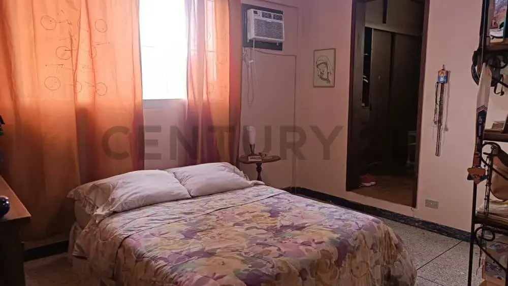 En venta, local para restaurant con Casa, terreno, oficinas y galpón - 51