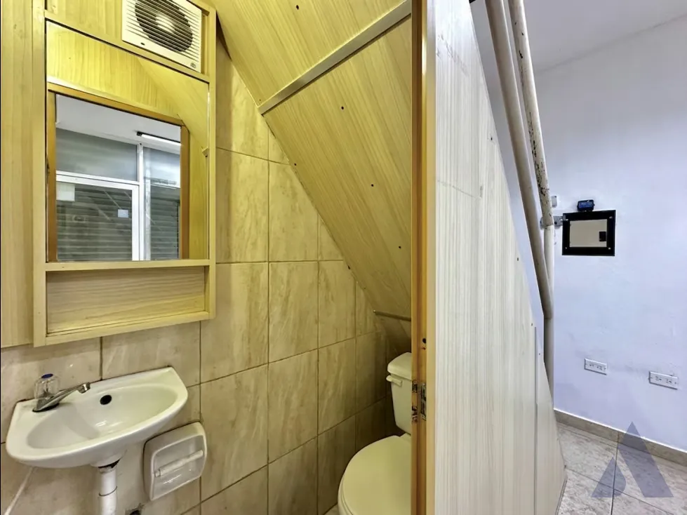 Vendo local comercial duplex 47m2 Buena Vista 0248 - 5