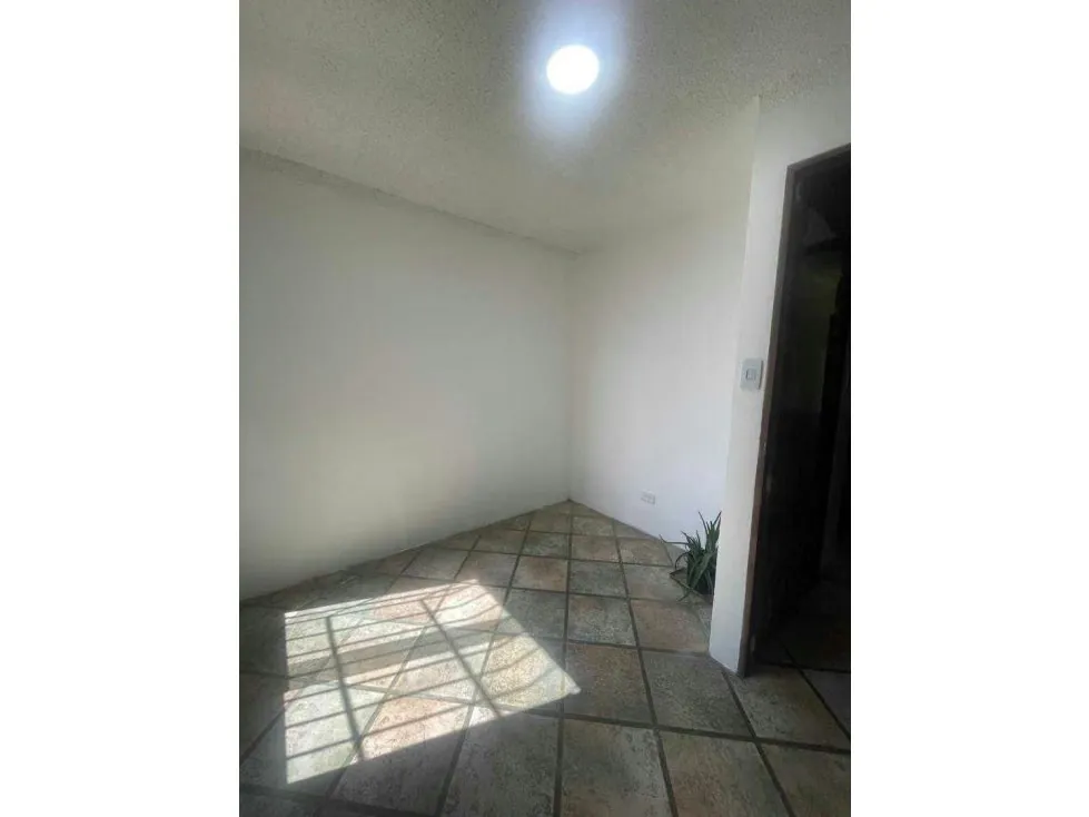 En Venta Apartamento Urb. Nueva Casarapa Sector El Trapiche - 6