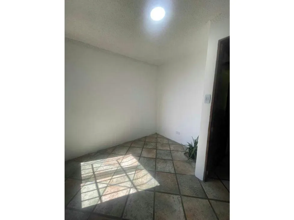 En Venta Apartamento Urb. Nueva Casarapa Sector El Trapiche - 8