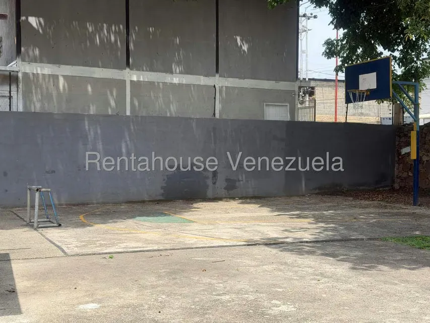 Casa (1 Nivel) en Venta en Casa Linda, Lara - 33