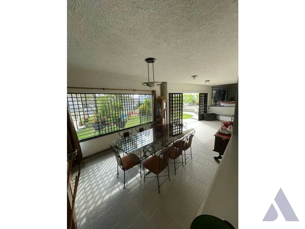 Vendo casa 680m2 Los Samanes 0900 - 7