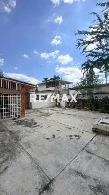 Casa en La Urbanización La Arboleda ideal para transformar en el hogar que deseas. - 2