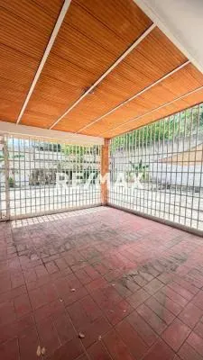 Casa en La Urbanización La Arboleda ideal para transformar en el hogar que deseas. - 3
