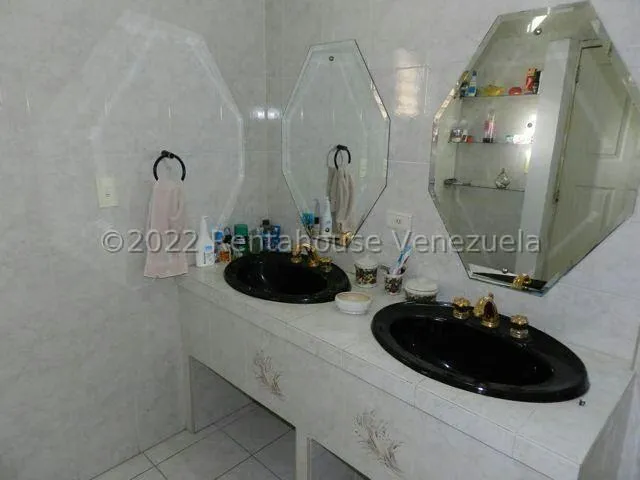 Casa (Multipes Niveles) en Venta en La Lagunita Country Club, Distrito Metropolitano - 23