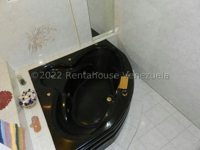 Casa (Multipes Niveles) en Venta en La Lagunita Country Club, Distrito Metropolitano - 26