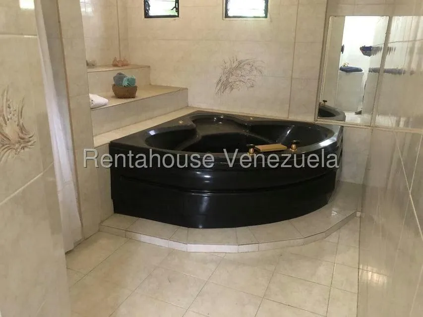 Casa (Multipes Niveles) en Venta en La Lagunita Country Club, Distrito Metropolitano - 27