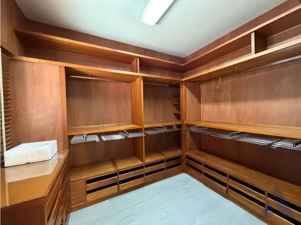 Se vende casa 832m2 San Bernardino 3304 - 24
