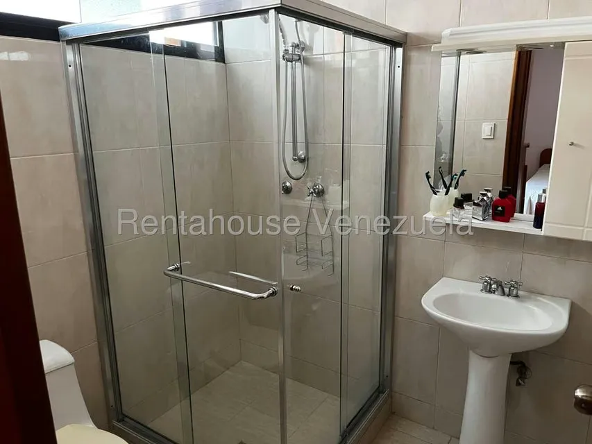 Casa (Multipes Niveles) en Venta en Alto Hatillo, Distrito Metropolitano - 40