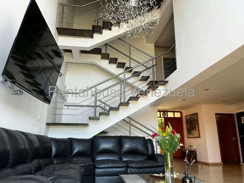 Casa (Multipes Niveles) en Venta en Alto Hatillo, Distrito Metropolitano - 6