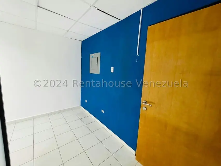 Oficina en Alquiler en Avenida Bolivar, Aragua - 11