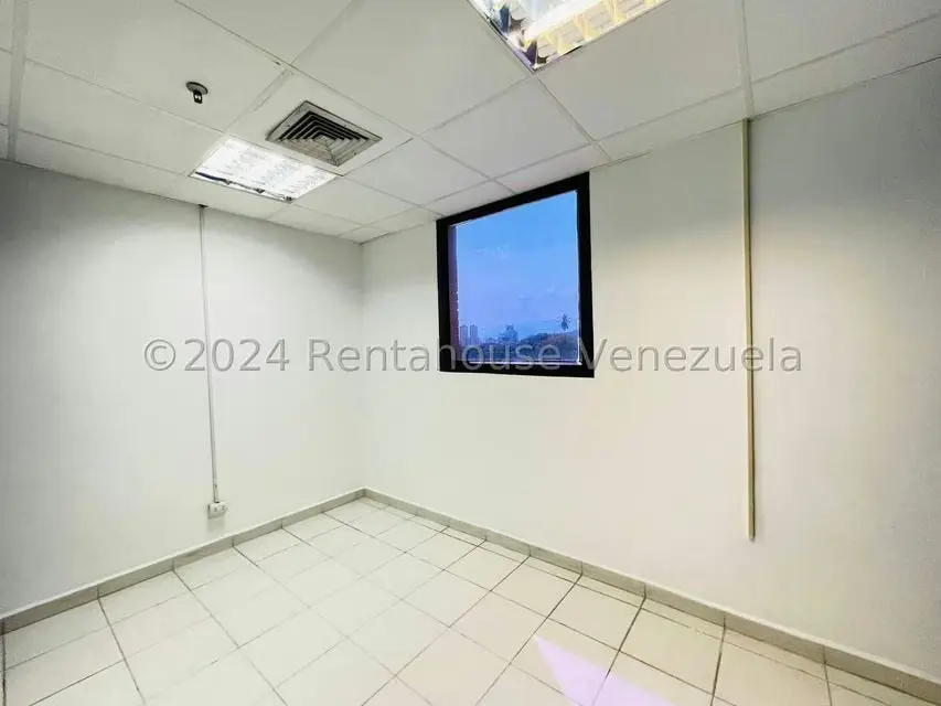 Oficina en Alquiler en Avenida Bolivar, Aragua - 6