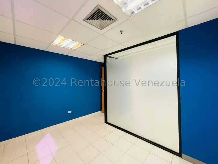 Oficina en Alquiler en Avenida Bolivar, Aragua - 8