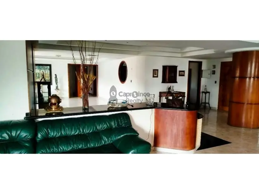 EN VENTA PENTHOUSES LUJOSO URB. TRIGALEÑA BAJA FRENTE AL CLUB ITALO