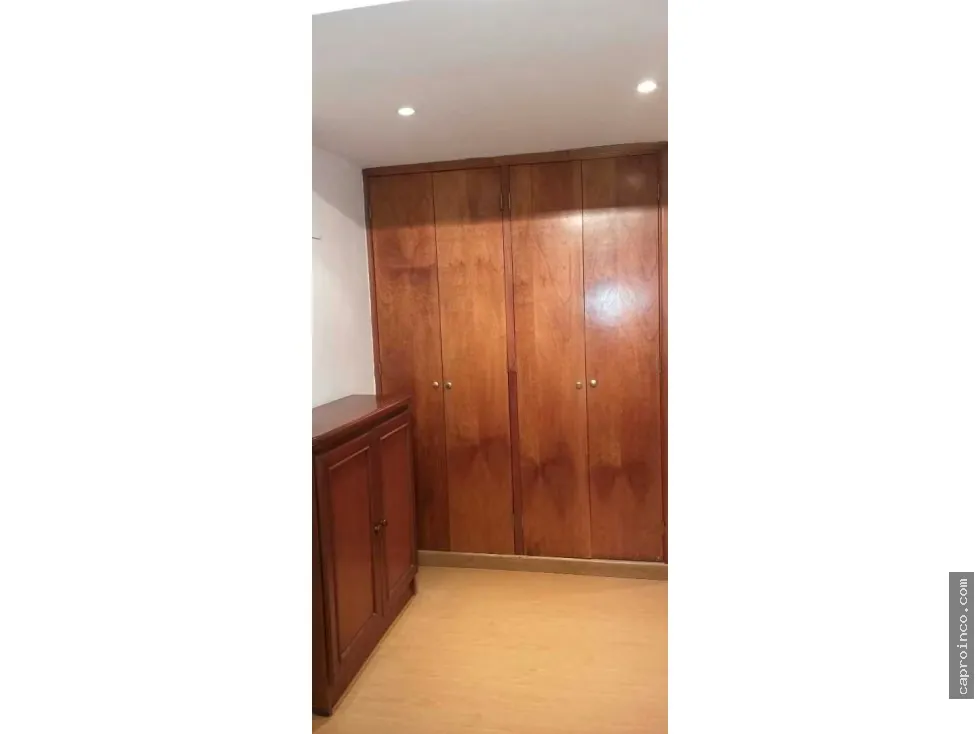 EN VENTA PENTHOUSES LUJOSO URB. TRIGALEÑA BAJA FRENTE AL CLUB ITALO - 64