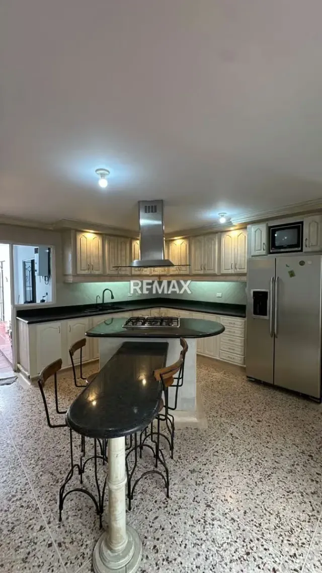 Casa en Alquiler Urbanización Bajumbal - Barrio Sucre - 12