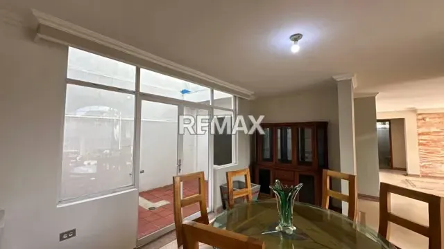 Casa en Alquiler Urbanización Bajumbal - Barrio Sucre - 13