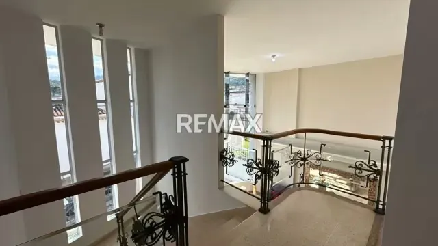 Casa en Alquiler Urbanización Bajumbal - Barrio Sucre - 15