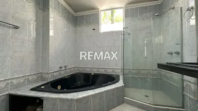 Casa en Alquiler Urbanización Bajumbal - Barrio Sucre - 17