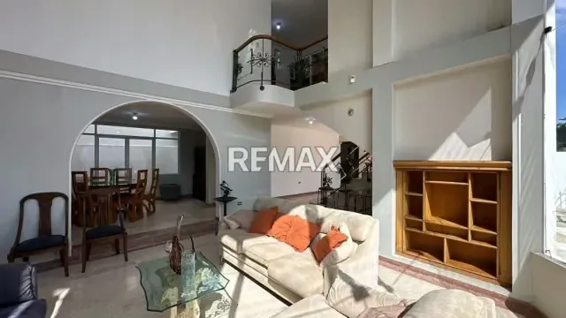 Casa en Alquiler Urbanización Bajumbal - Barrio Sucre - 10