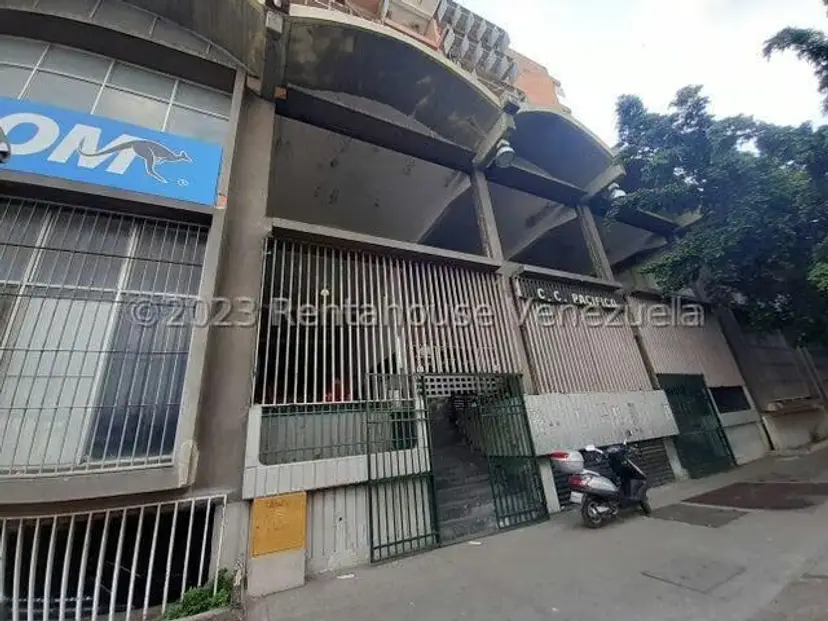 Comercial (Oficina) en Venta en Avenida Bolivar, Aragua