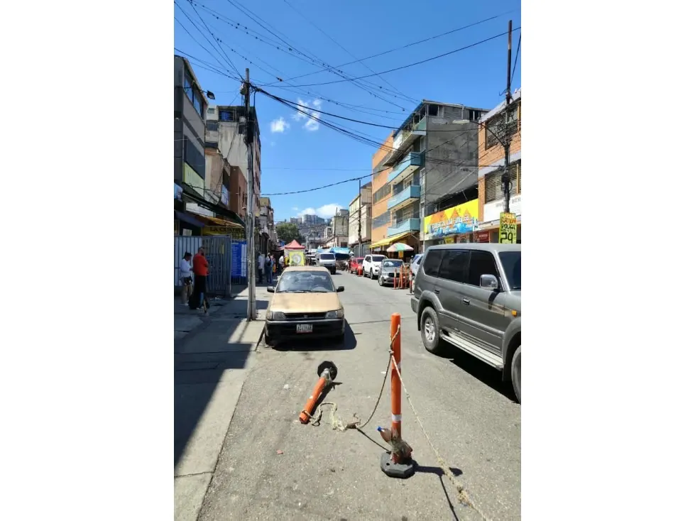 Alquiler de Local Comercial en Catia 1582SA 350m2/2B - 2
