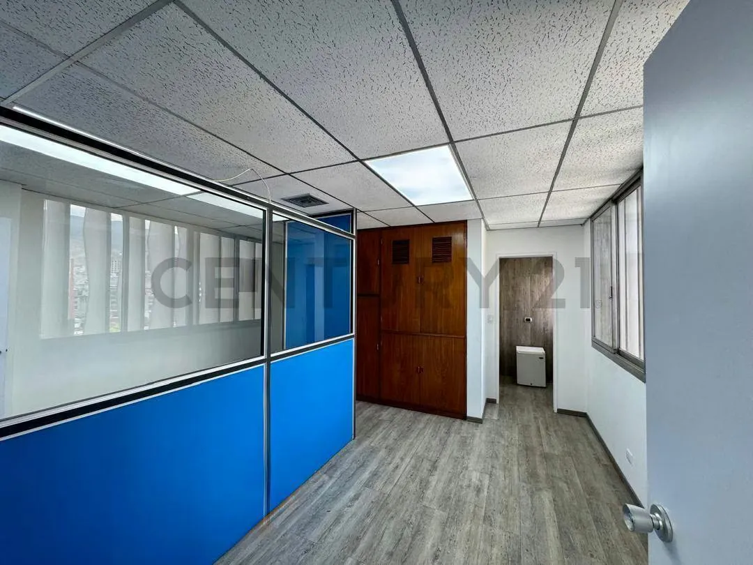 Oficina en Alquiler, Av. Universidad - 2