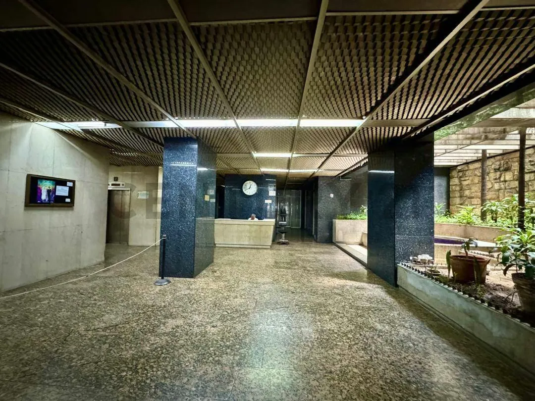 Oficina en Alquiler, Av. Universidad - 9