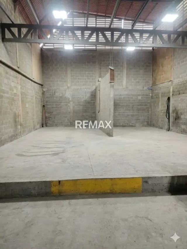 OPORTUNIDAD DE ALQUILAR. GALPÓN DE 480 M2 EN LA ZONA. CENTRO OESTE - 6