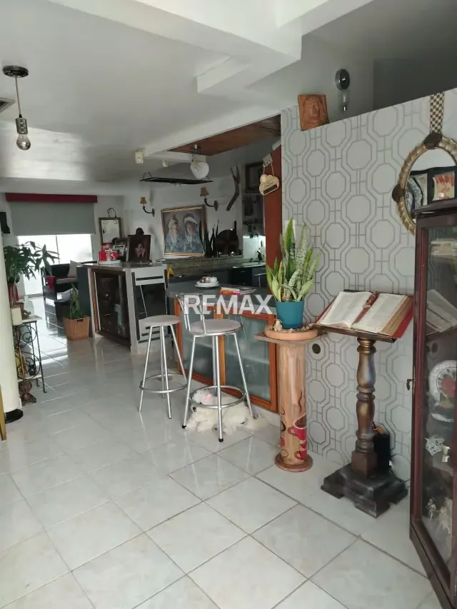 VENTA DE HERMOSO Y REMODELADO APARTAMENTO DUPLEX