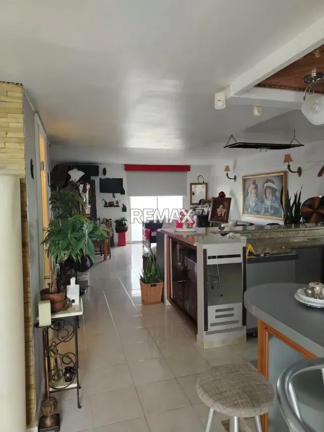 VENTA DE HERMOSO Y REMODELADO APARTAMENTO DUPLEX - 2