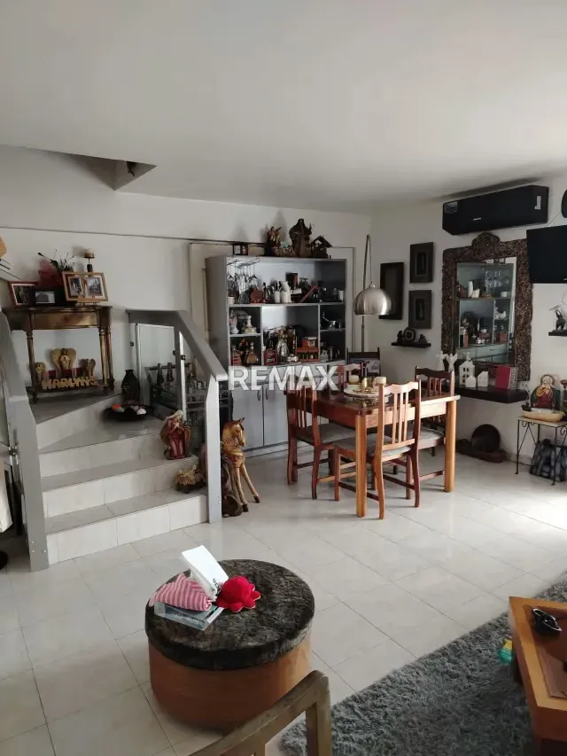 VENTA DE HERMOSO Y REMODELADO APARTAMENTO DUPLEX - 3