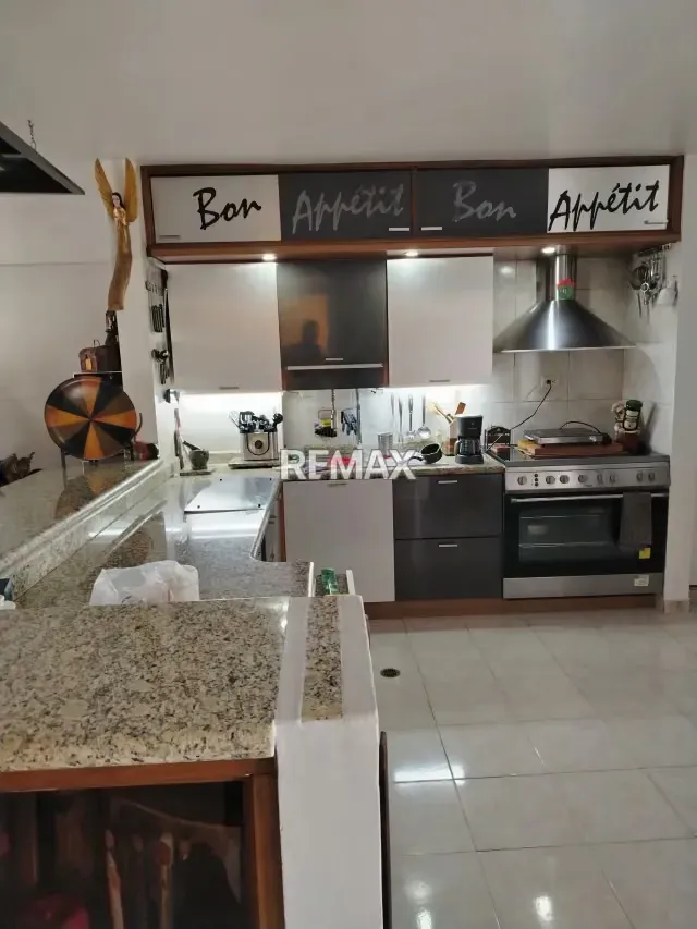 VENTA DE HERMOSO Y REMODELADO APARTAMENTO DUPLEX - 6