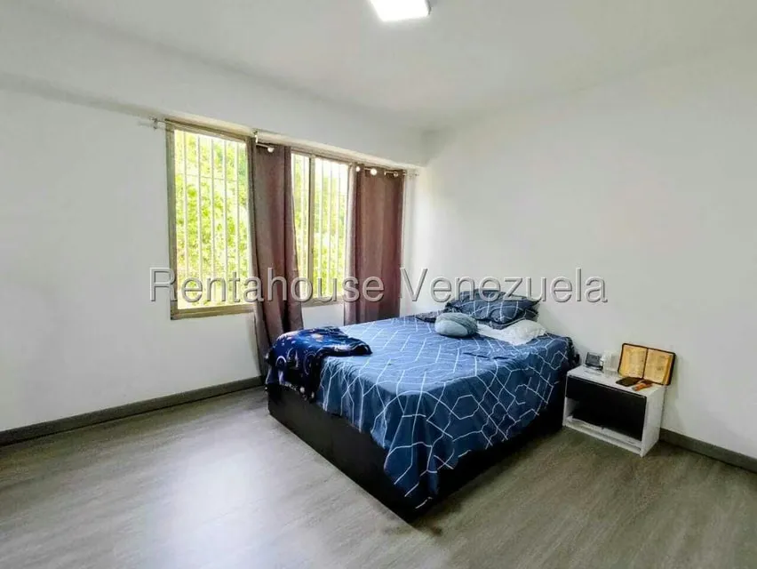Apartamento (Duplex) en Venta en Las Esmeraldas, Distrito Metropolitano - 15