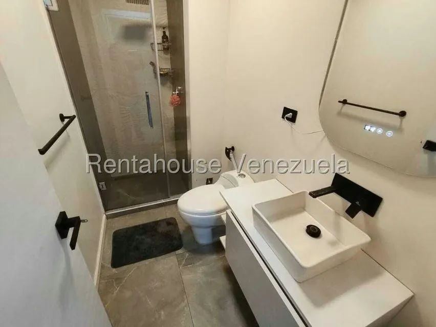 Apartamento (Duplex) en Venta en Las Esmeraldas, Distrito Metropolitano - 18