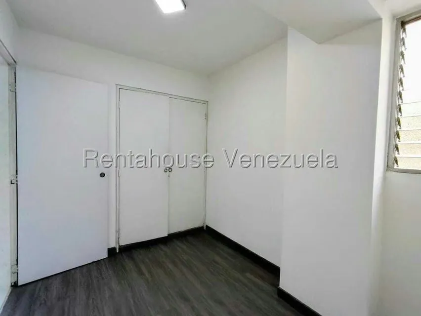 Apartamento (Duplex) en Venta en Las Esmeraldas, Distrito Metropolitano - 29