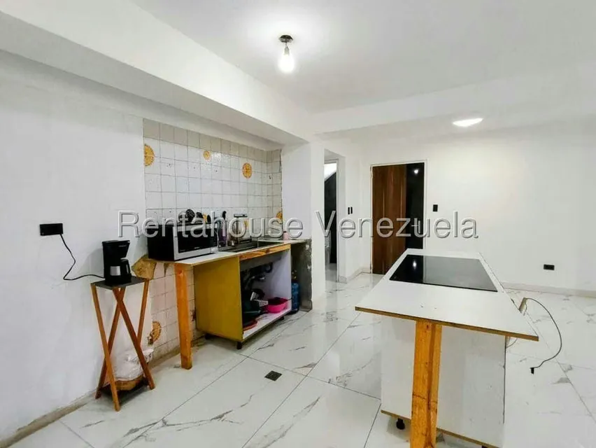 Apartamento (Duplex) en Venta en Las Esmeraldas, Distrito Metropolitano - 6