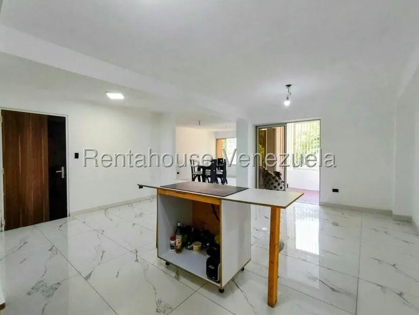 Apartamento (Duplex) en Venta en Las Esmeraldas, Distrito Metropolitano - 7