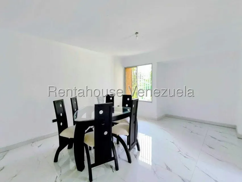 Apartamento (Duplex) en Venta en Las Esmeraldas, Distrito Metropolitano - 9