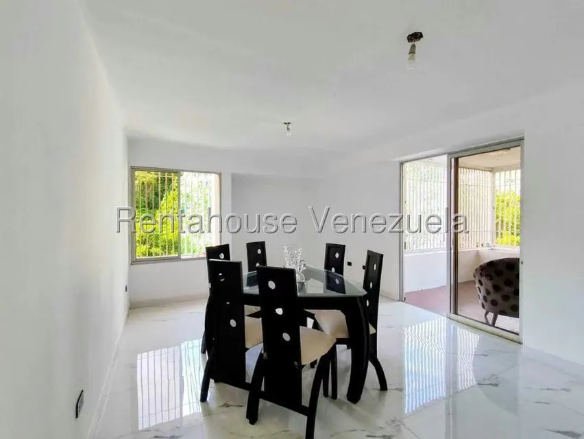 Apartamento (Duplex) en Venta en Las Esmeraldas, Distrito Metropolitano - 10